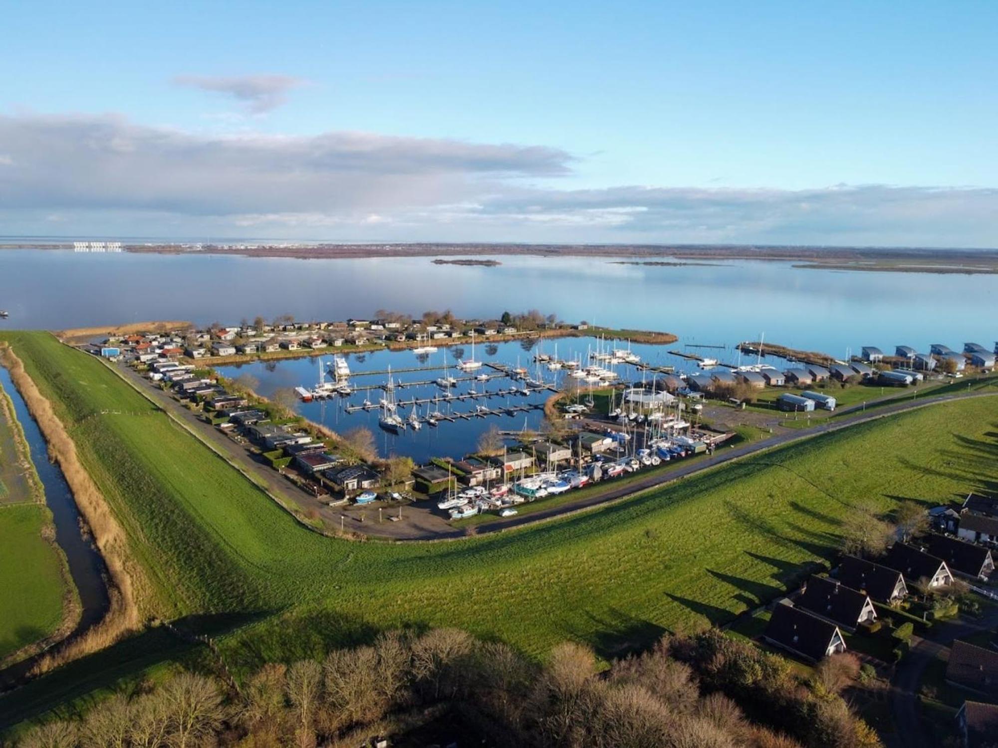 House Marijke With Winter Garden And Direct Access To The Lauwersmeer Anjum Esterno foto
